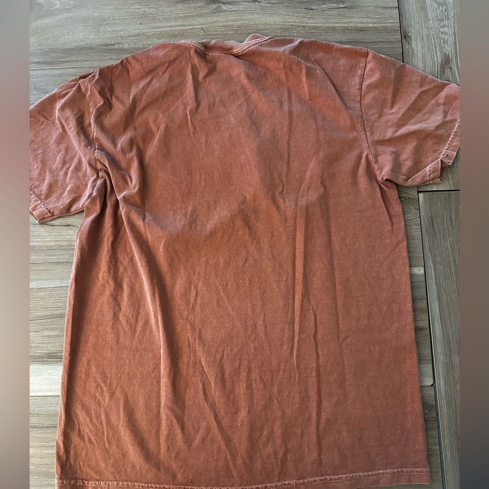 “Howdy” Custom Tee L - Picture 2 of 5